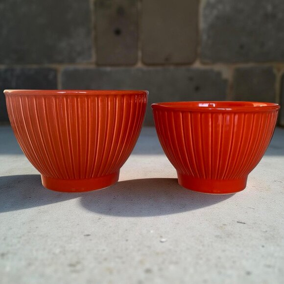 Set of 2 Primagera Salmon Deep Orange Mixing Bowls - Small Ribbing - Picture 1 of 10